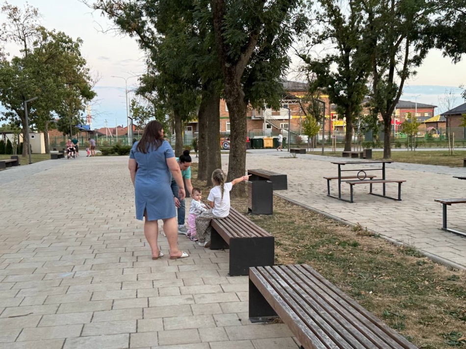 После 45 лет эти 3 цвета волос творят чудеса: лицо выглядит свежее, а другие 3 подчеркивают возраст