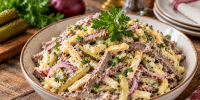 Салат «Посольский» с краковской колбасой: простая и вкусная закуска для праздничного стола