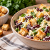 Салат с красной фасолью, сыром и сухариками: сытная закуска за пять минут