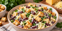 Салат с красной фасолью, сыром и сухариками: сытная закуска за пять минут