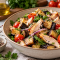 Попробовала соединить копченую курицу с жареными баклажанами: теперь привычный салат готовлю по-новому
