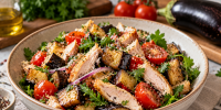 Попробовала соединить копченую курицу с жареными баклажанами: теперь привычный салат готовлю по-новому