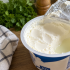 В сметане появилась вода: когда продукт еще можно есть, а когда пора выбросить